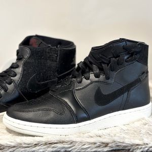 WMNS AIR JORDAN 1 REBEL XX 8.5